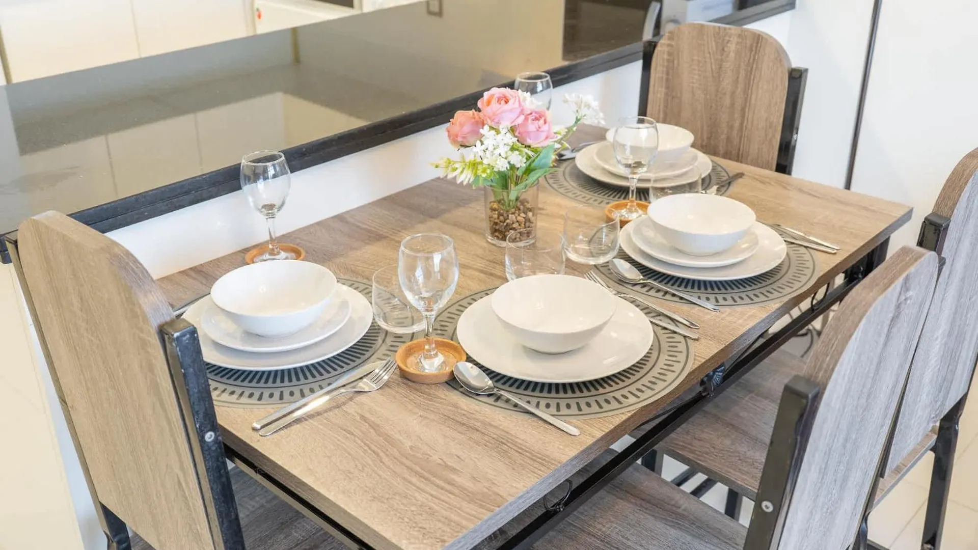 Chic 1-Bedroom Apartment In Jvc With Balcony Dubai