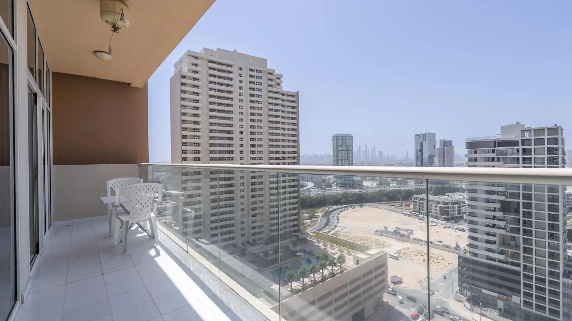 Chic 1-Bedroom Apartment In Jvc With Balcony Ντουμπάι
