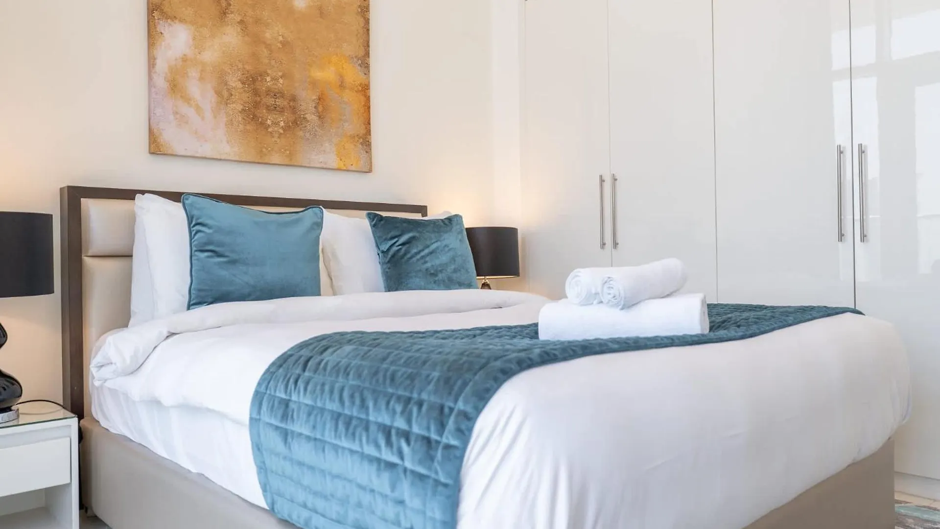Chic 1-Bedroom Apartment In Jvc With Balcony Ντουμπάι