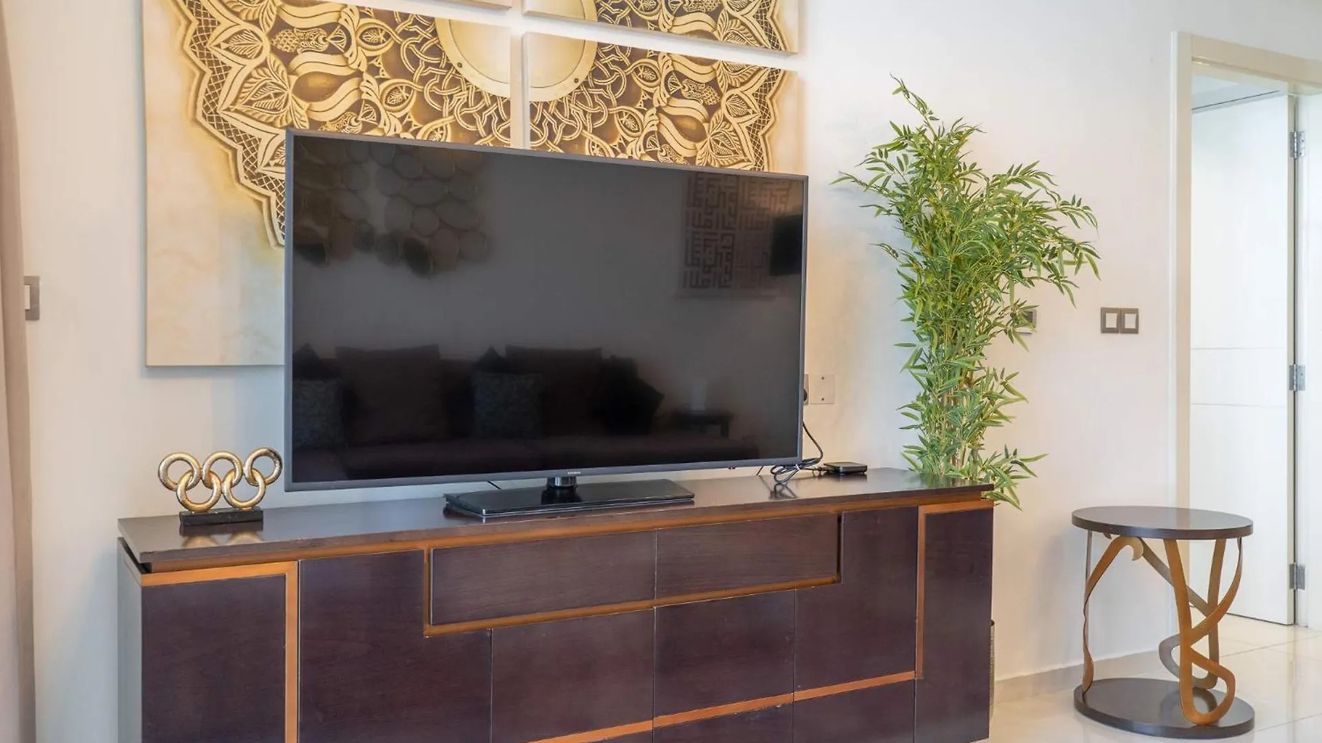 Chic 1-Bedroom Apartment In Jvc With Balcony Dubai United Arab Emirates